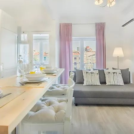 Roma Cozy Flat With Balcony * Lissabon