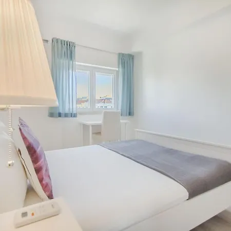 Roma Cozy Flat With Balcony * Lissabon