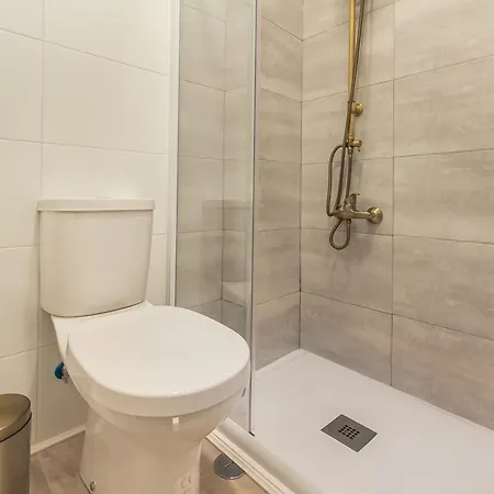 Apartment Roma Cozy Flat With Balcony